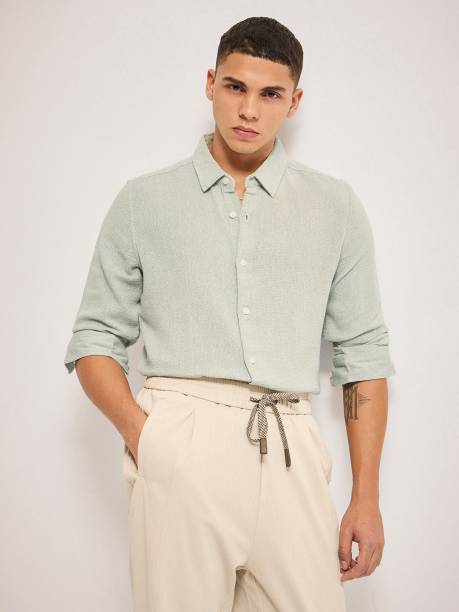 The bear house Men Slim Fit Solid Spread Collar Casual Shirt