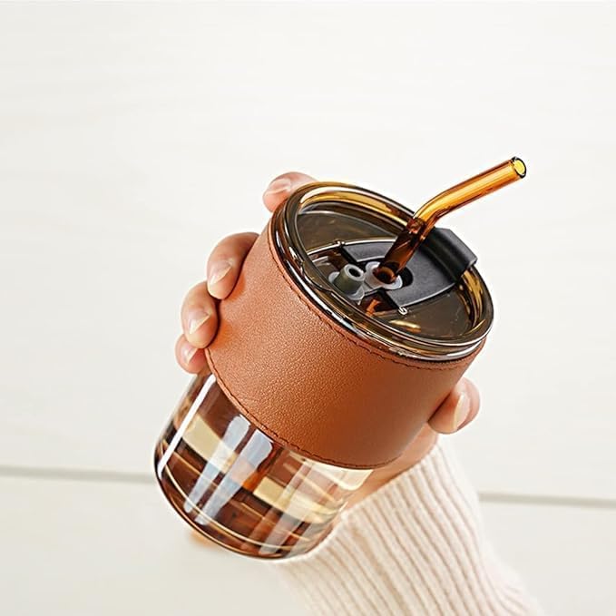 Reusable Glass Coffee Sipper Mugs with Lid &amp; Straw Pack of 1, 400ml Multipurpose Drinking Glasses Tumbler with Leather Sleeve Cup for Juice Smoothies Iced Tea Home &amp; Travel