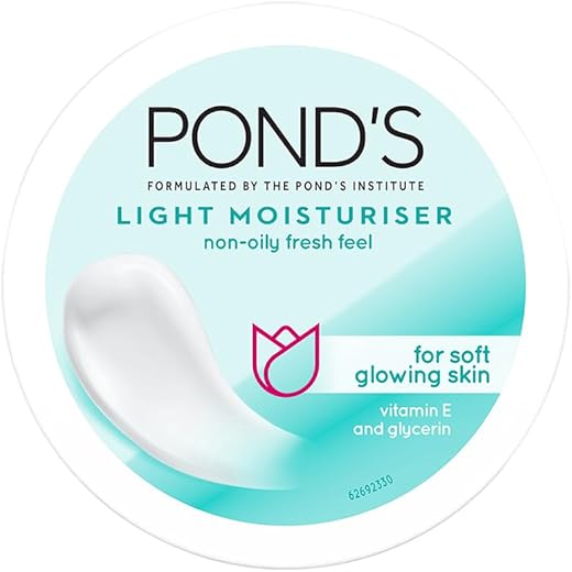 POND'S Light Moisturiser Non-Oily Fresh Feel With Vitamin E + Glycerine 300Ml