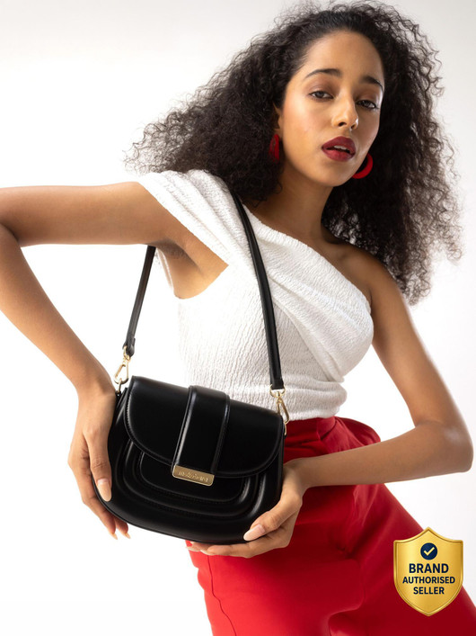 Kanish Shop Women Black Handbag