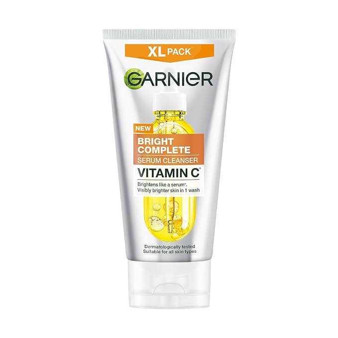 Garnier 2-in-1 Vitamin C Serum Facewash |Cleanse, Brighten & Hydrate, 150g | Powered by Vit C serum | Daily facewash De-tans, evens tone & fades dark spots | For oily, dry & sensitive skin | Men & women